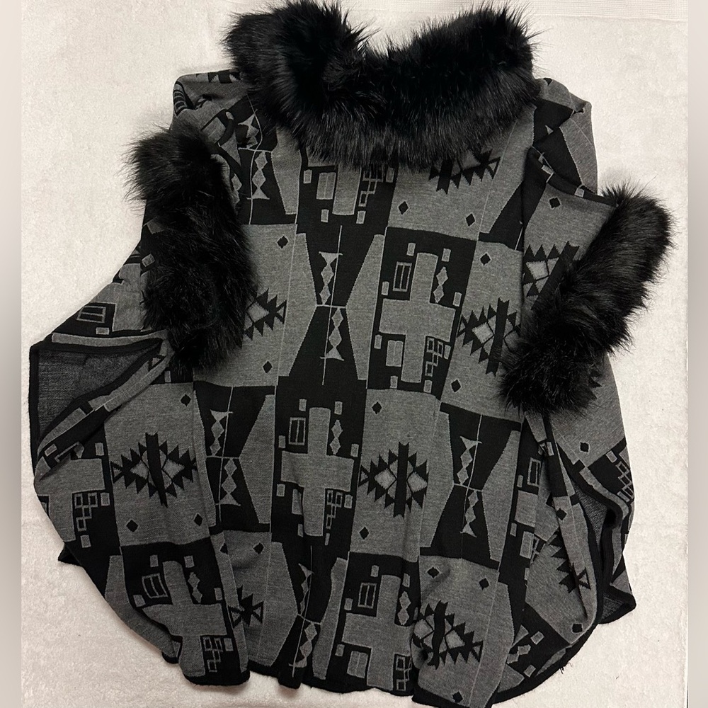 Beautiful Aztec Wrap with Faux Fur